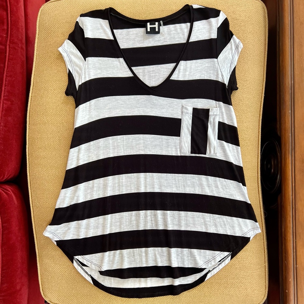 H by Bordeaux V-Neck Short Sleeve Striped T-Shirt